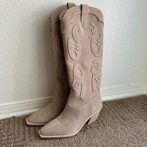 Dolce Vita Women's Samsin Western Boot size 7.5 Taupe Suede